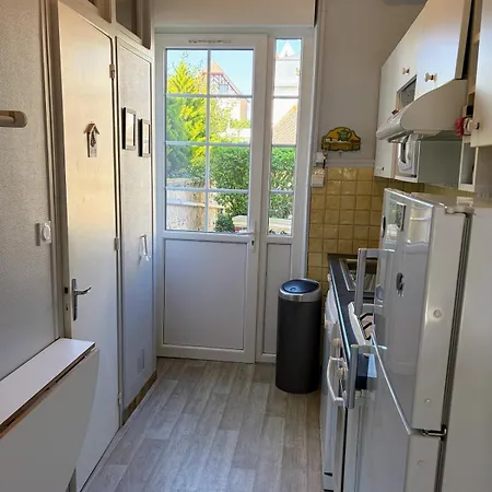 Апартаменты 2 Chambres, 5 Personnes, Proche Et Centre Кабур